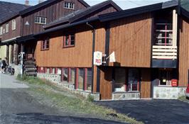 Preparing to leave Bøverdalen youth hostel [Remastered scan, 17/9/2019]