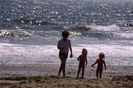 Jenny Quick and children on Lannacombe Beach [Remastered scan, July 2019]