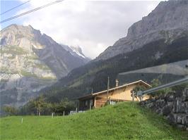 Mättenberg, on the left, seen from the train on the descent from Klein Scheidegg