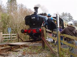 The railway crossing near Staverton island