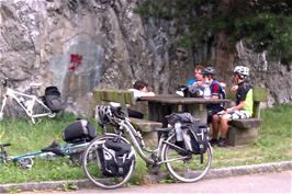 Our late lunch stop at Alte Axenstrasse on Route 3, overlooking Lake Urn, around 28 miles into the ride