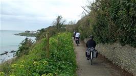 Following the coast path from Plaidy to Looe, 14.3 miles into the ride