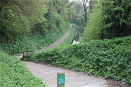 The path back to the canal from the bridge over Waytown Tunnel