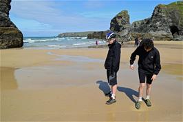 Dillan and Jude on the beach at Bedruthan