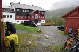Preparing to leave Mjølfjell youth hostel on a wet morning