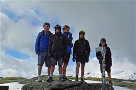 The group on the highest mountain pass in Northern Europe, Fantesteinen, 1434m