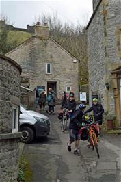 Returning from the rather expensive Peveril Castle visitor centre