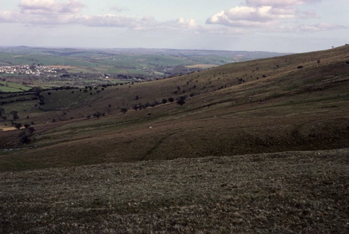The rough track dropping into the Owley valley.