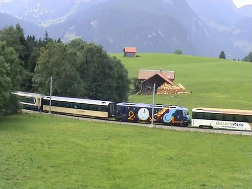 The Crystal Panoramic Express passes as we approach Schönried.