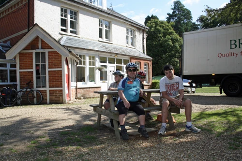 Group photo outside Burley Youth Hostel.