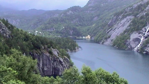 Storli Lake above the valley — 53.0 miles.