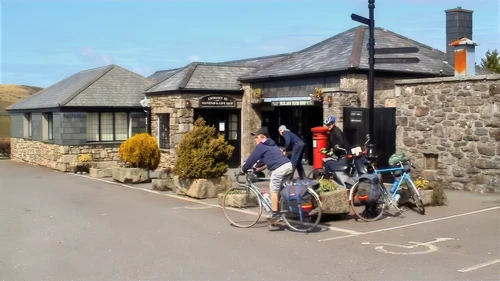Leaving Jamaica Inn, Bolventor, after lunch.
