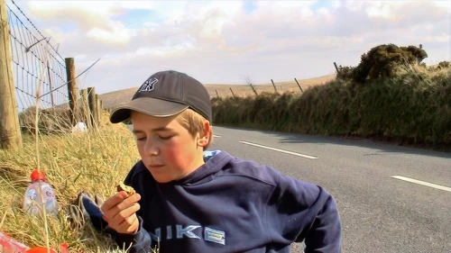 Josh refuels with fudge shortcake near Trevillian’s Gate, approaching Davidstow Moor—19.8 miles in.
