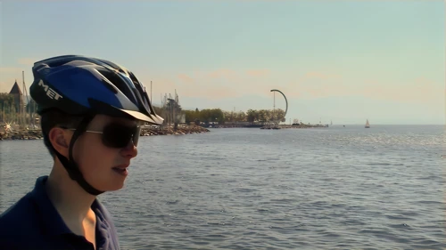 Fine views over Lake Geneva from the end of Quai du Vent-Blanc, 2.1 miles from the hostel.