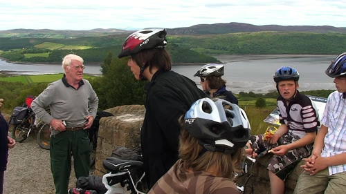 Chatting at Cadha Mor with a support driver for his son's End to End from Penzance.