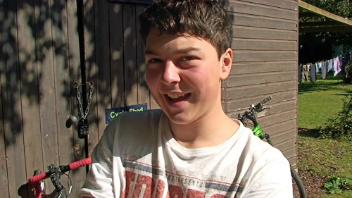 Lawrence pitches his self-cooling pillow as we prepare to leave Burley Youth Hostel.