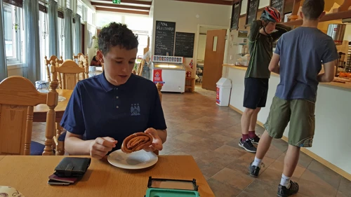 Refreshments in the excellent Lustrabui Bakery