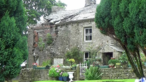 Slatenber, Ingleton, in a poor state of repair—1.4 miles into the ride