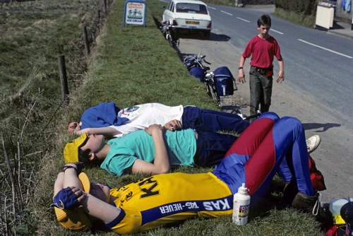 Post-lunch sunbathing on Challacombe’s grass-topped wall.