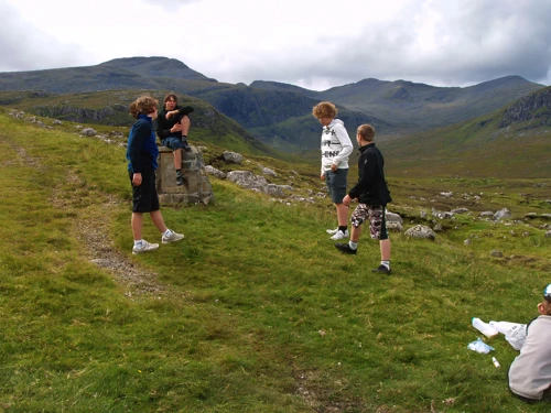 Lunch at the start of the Harris Walkway near Ardvourlie, 10.4 miles in.