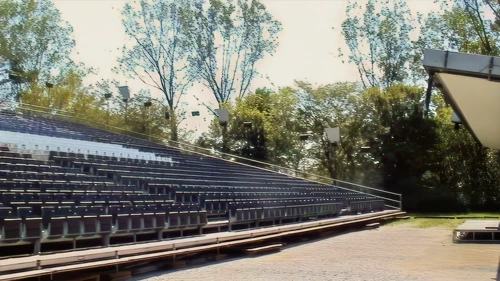 Temporary outdoor cinema on the waterfront at Quai du Vent-Blanc, Lausanne.