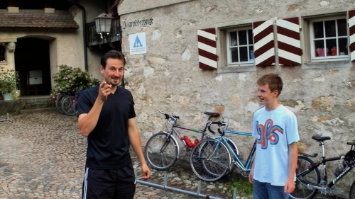 Leaving Brugg Youth Hostel for the short stroll to Brugg Leisure Centre’s pizza shop.