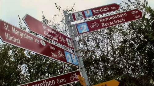 Routes 2 and 9 cross into Austria at Rheineck.