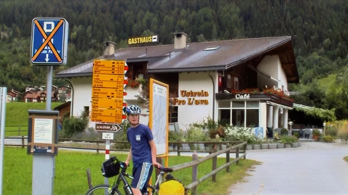 Pro L’ava Guest House, Zillis, 53.2 miles from this morning’s hostel.