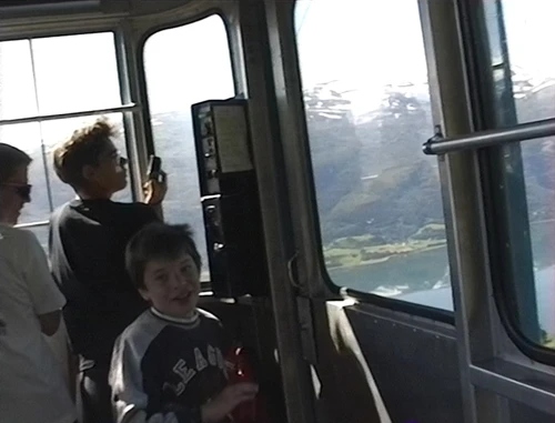 The descent always feels worse than the climb. Returning to Voss on Hangursbanen.