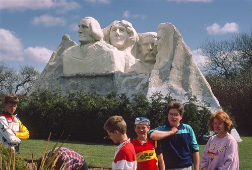 21 Apr 1987 · Mark Morris, Warren, Jason, Mark Moxham and Catherine by Mount Rushmore at Goonhavern's World in Miniature.