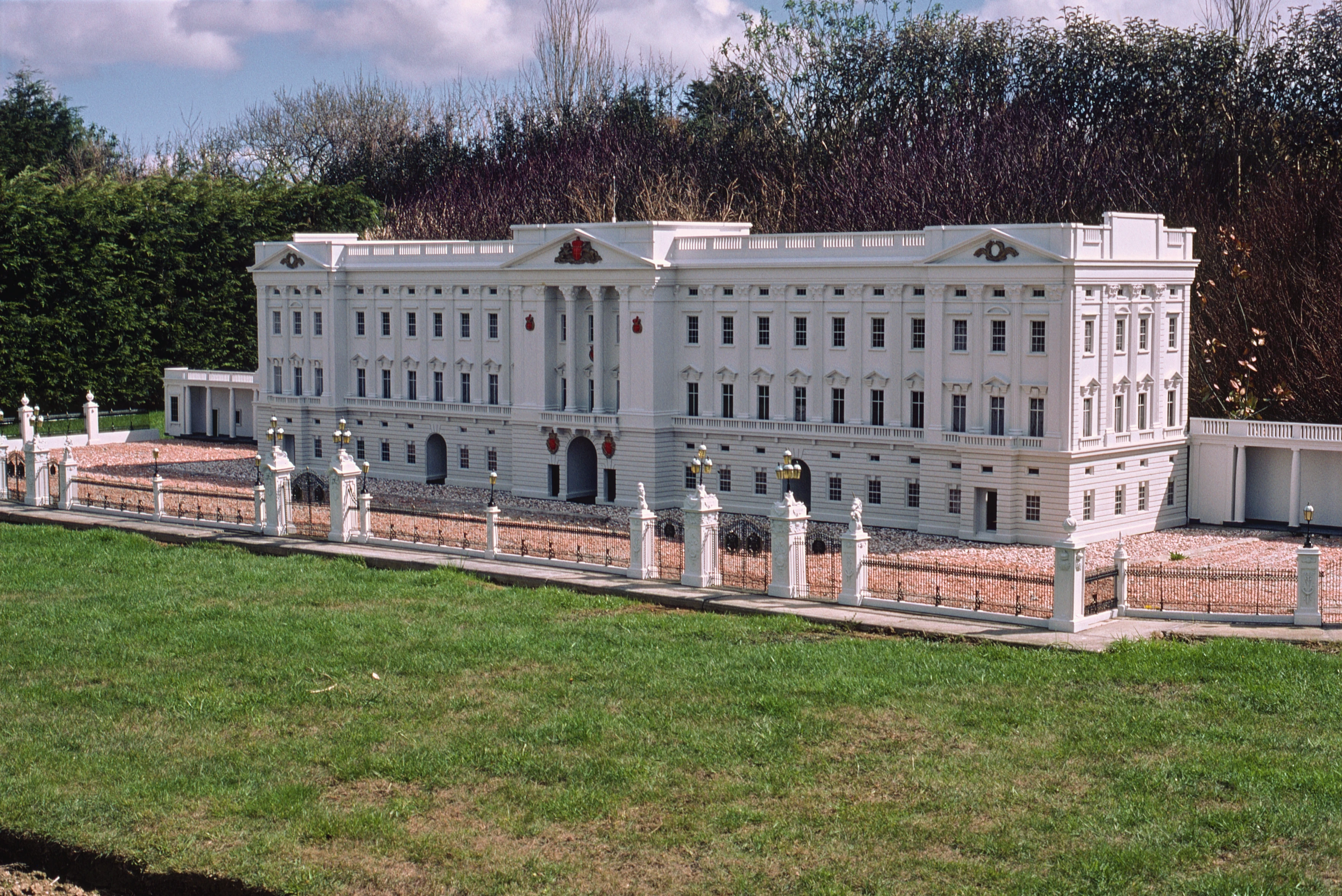 Buckingham Palace at The World in Miniature, Goonhavern
