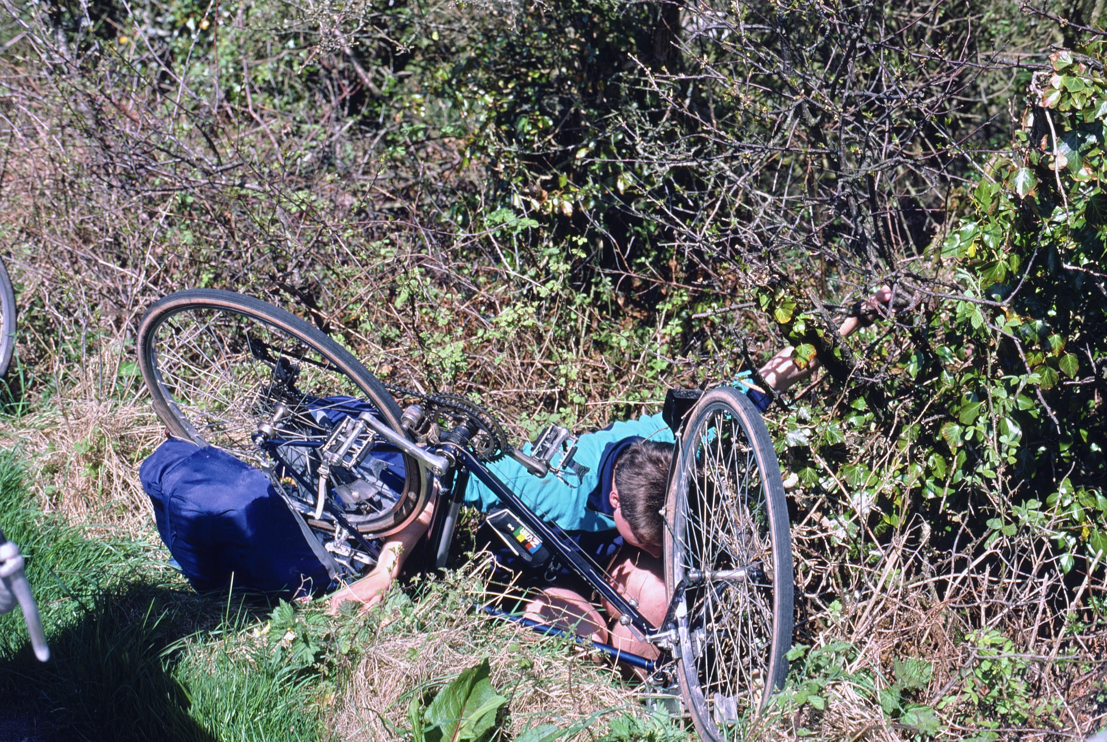 Mark Moxham takes a tumble