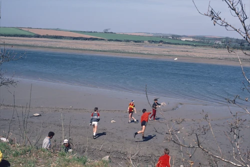 22 Apr 1987 · More stone-skimming on the muddy Camel estuary, approaching Wadebridge along the Camel Trail.