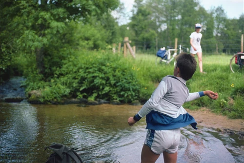 21 Jun 1987 · Brett about to hurl his carefully-selected stone across North Bovey ford to splash Richard Burge.