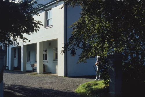 31 Aug 1987 · Etterby House, Carlisle Youth Hostel, in bright Bank Holiday sunshine.