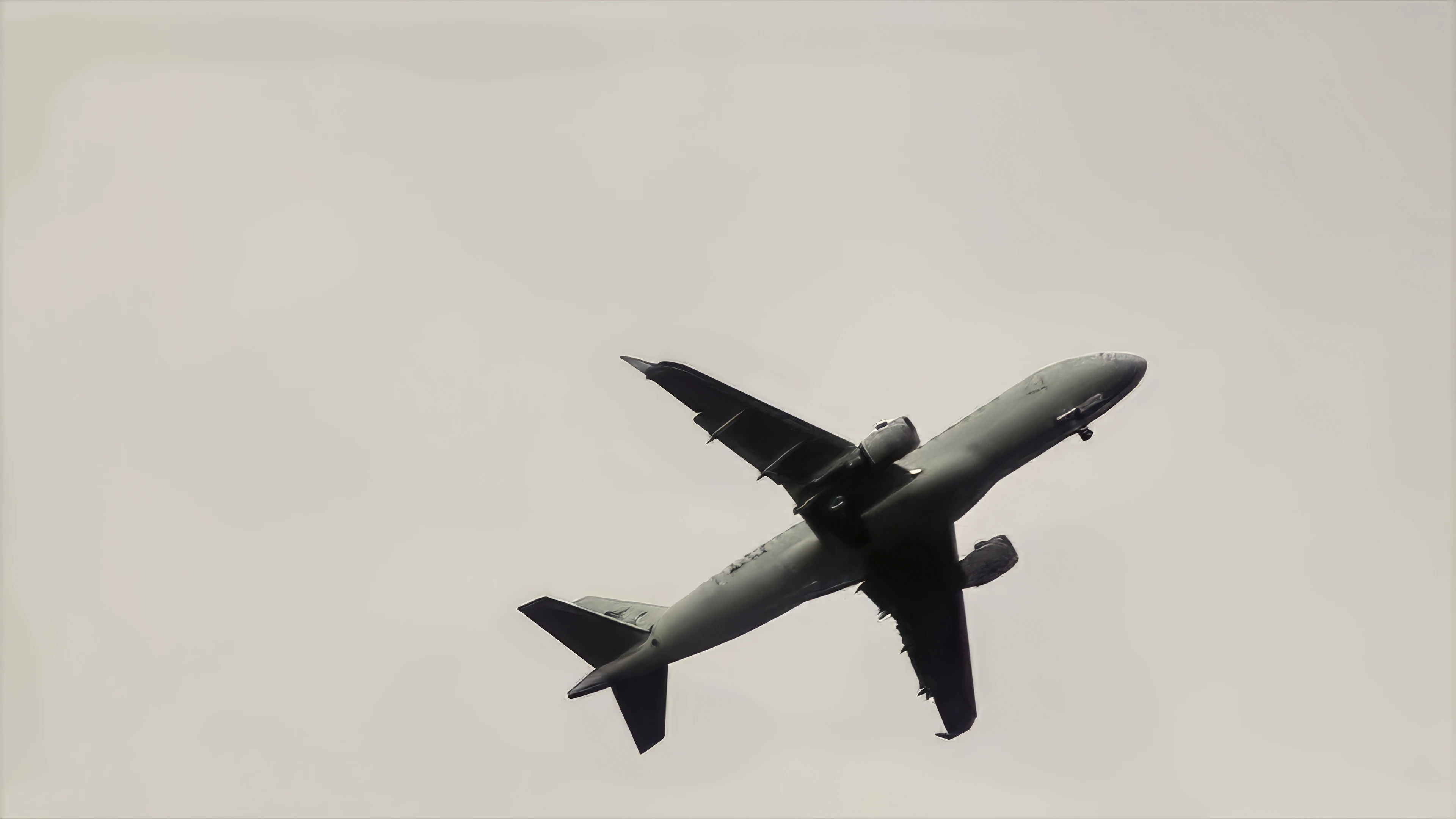 A constant stream of planes passes overhead at Kollbrunn, only two minutes' apart, heading for Zurich Airport.