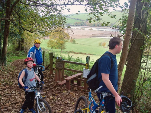 12 Nov 2006 · Tuckenhay