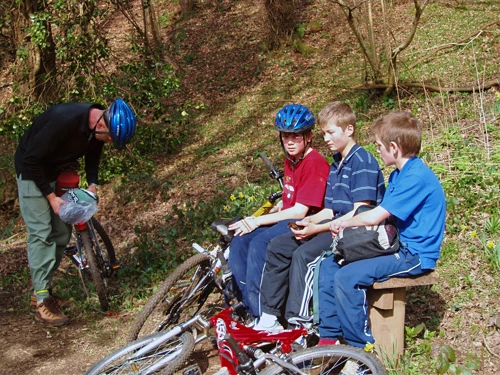 11 Mar 2007 · Fingle Tracks