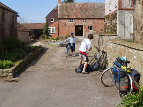 06 Apr 2007 · Somerset Levels: Day 1 Home to Street YH
