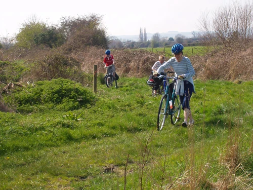 06 Apr 2007 · Somerset Levels: Day 1 Home to Street YH