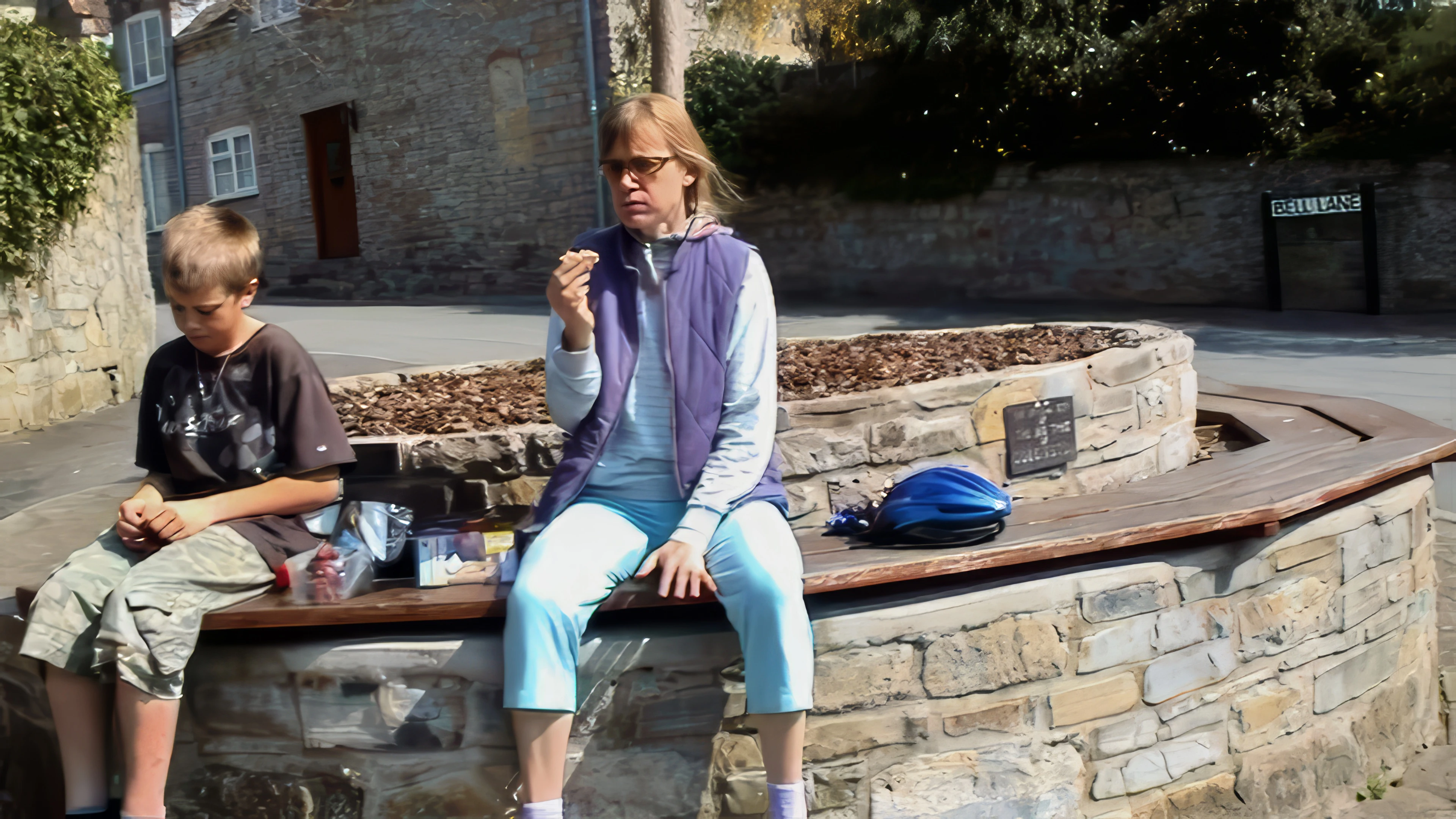 Sam and Heidi enjoy lunch at Middle Road, Cossington.