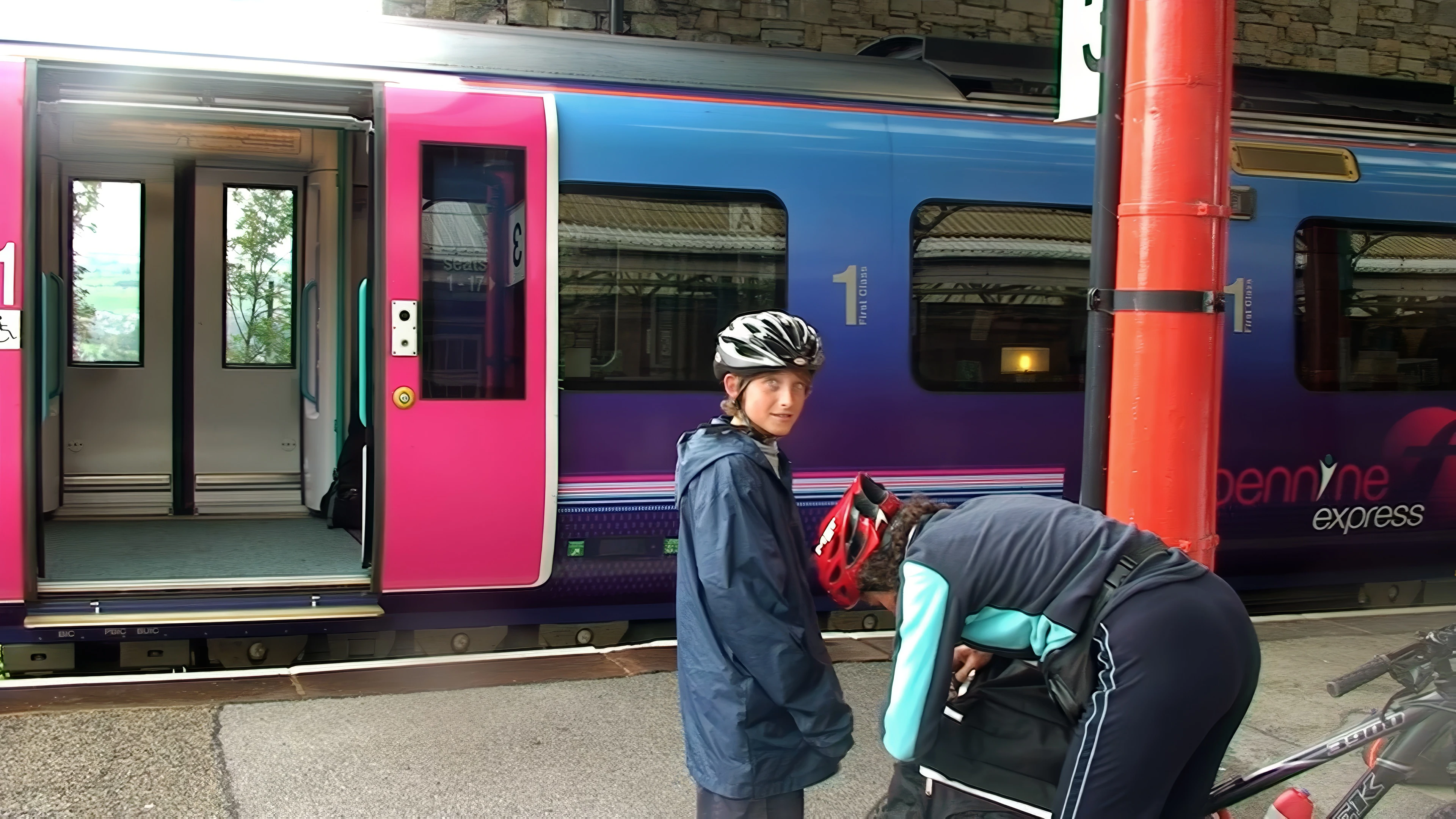 Group 1 fitting panniers at Oxenholme while we await Group 2’s arrival.