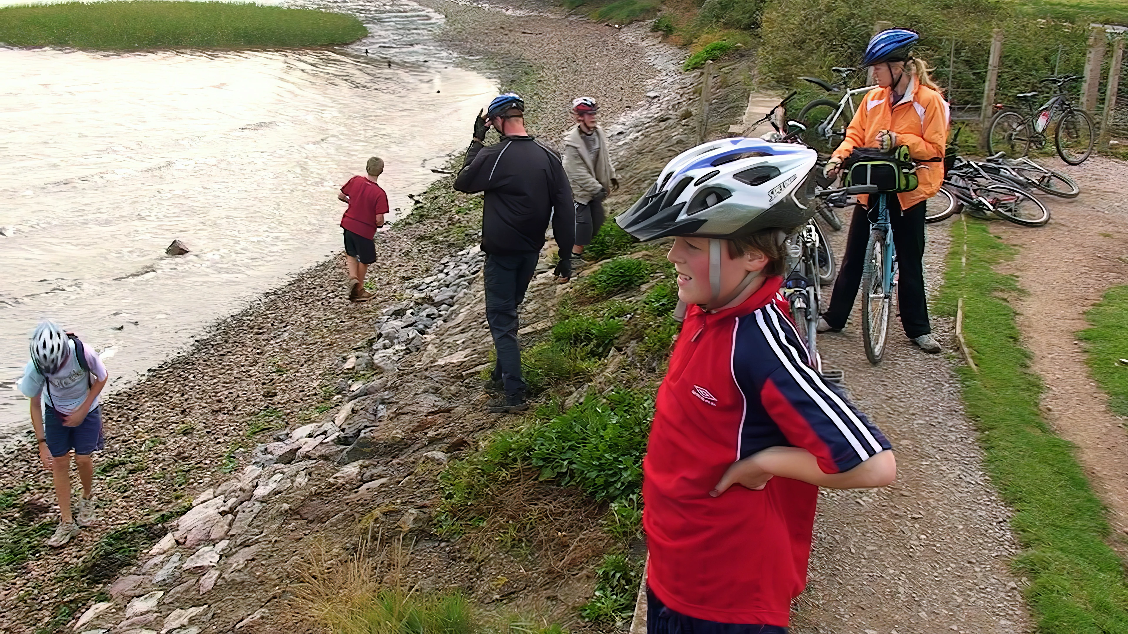 Waterside exploring on the Exe estuary path near Powderham, 4.4 miles in.