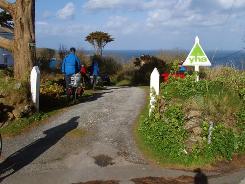 11 Apr 2008 · South Cornish Coast: Day 1 Home to Coverack YH