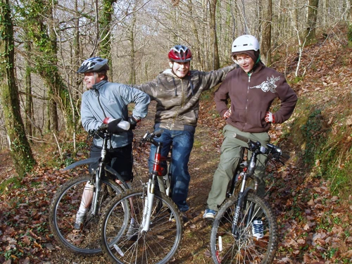 30 Nov 2008 · Hembury