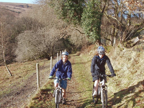 09 Jan 2011 · Zac and Ash on the track from Chalk Ford to Scoriton.