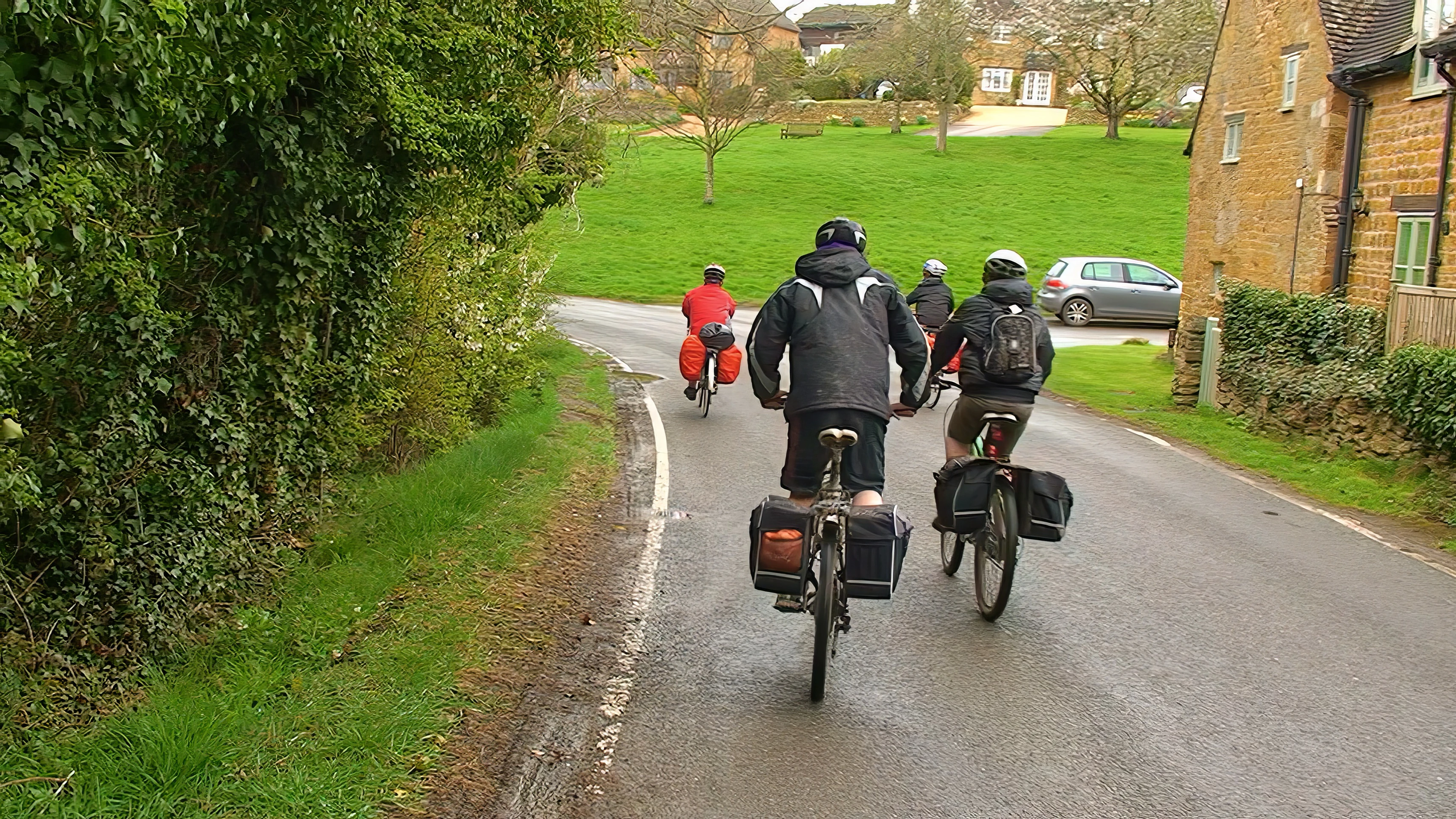 Riding into Ilmington.