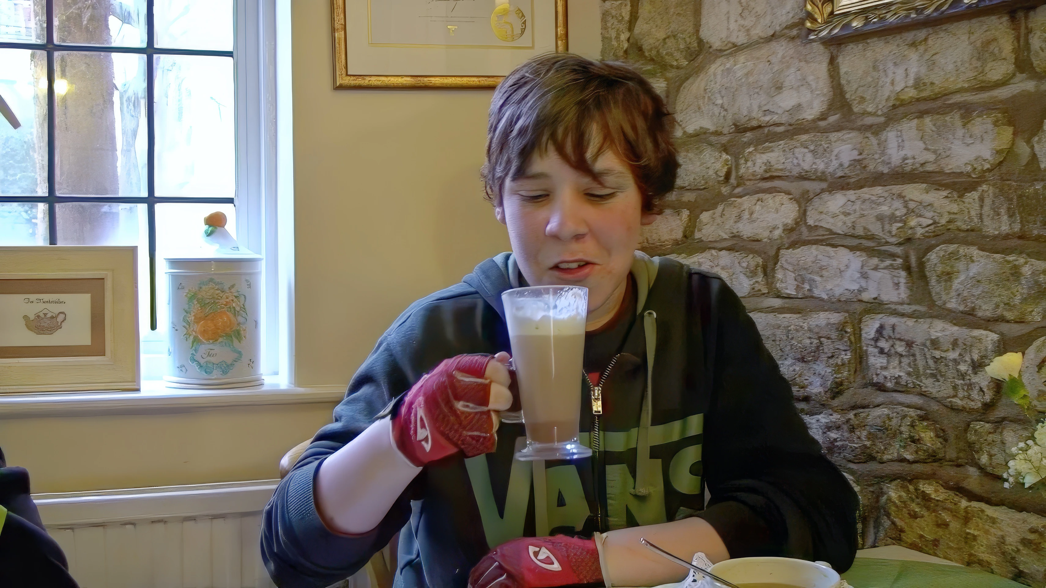 Welcome refreshments and shelter from the rain in The Marshmallow Tearooms, Moreton-in-Marsh.