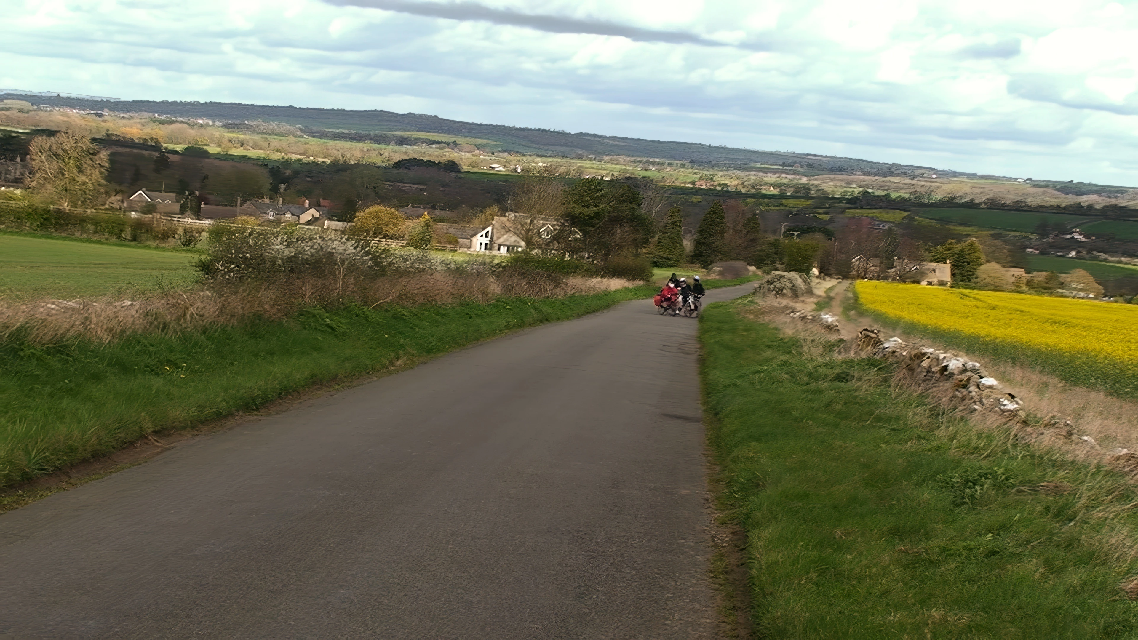 Climbing Swinbrook Road, Shipton-under-Wychwood, 11.1 miles into the ride
