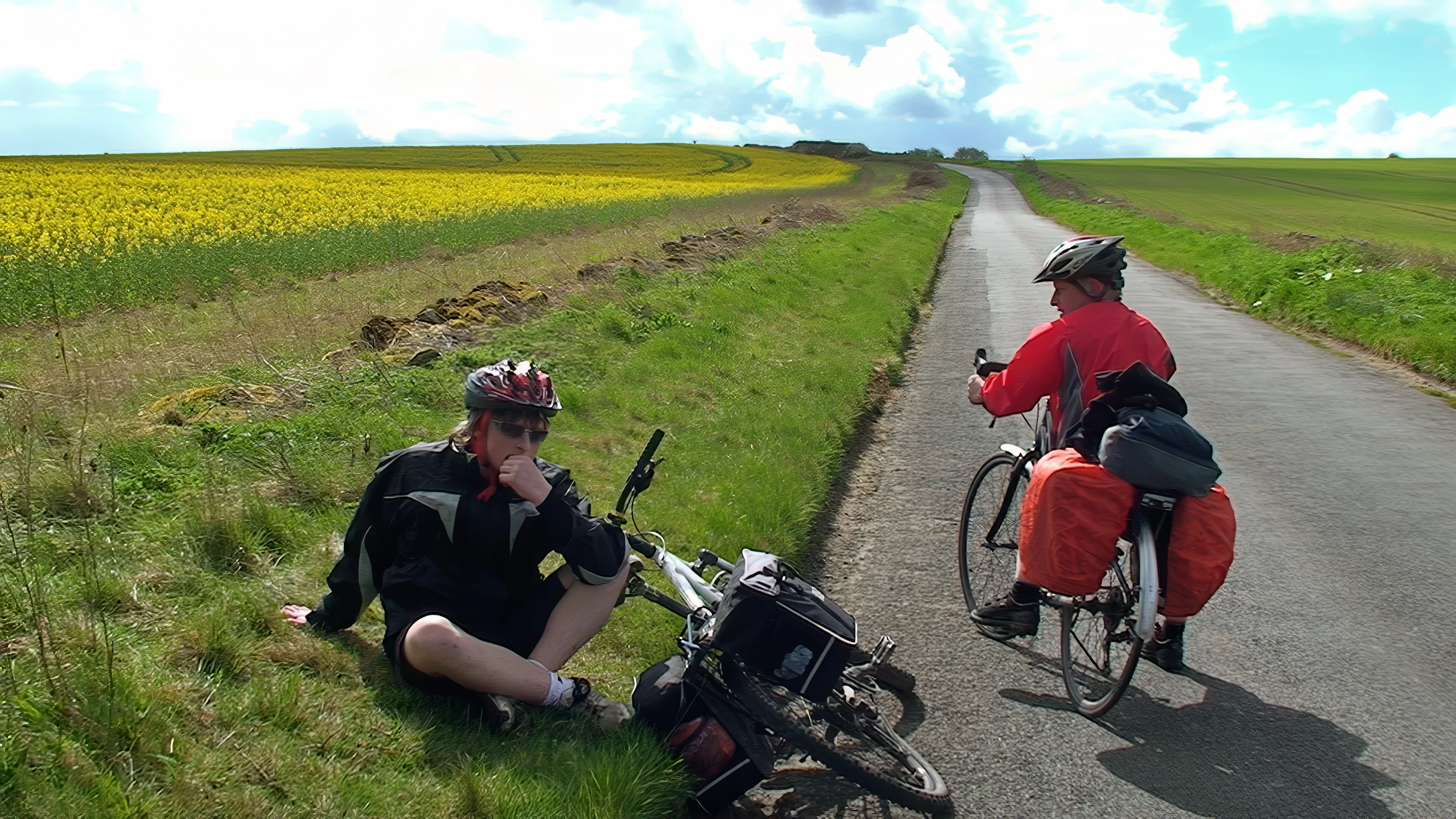 Pausing on Swinbrook Road, Shipton-under-Wychwood